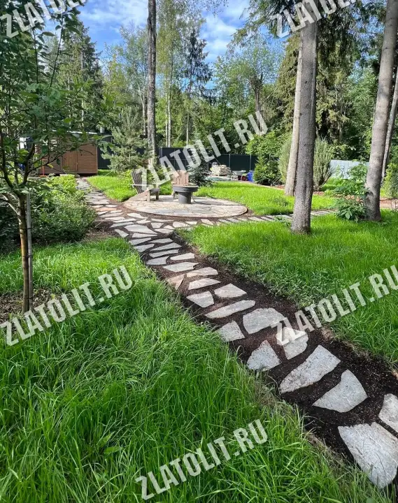 серо-зелёный плитняк златолит для мощения в наличии от производителя